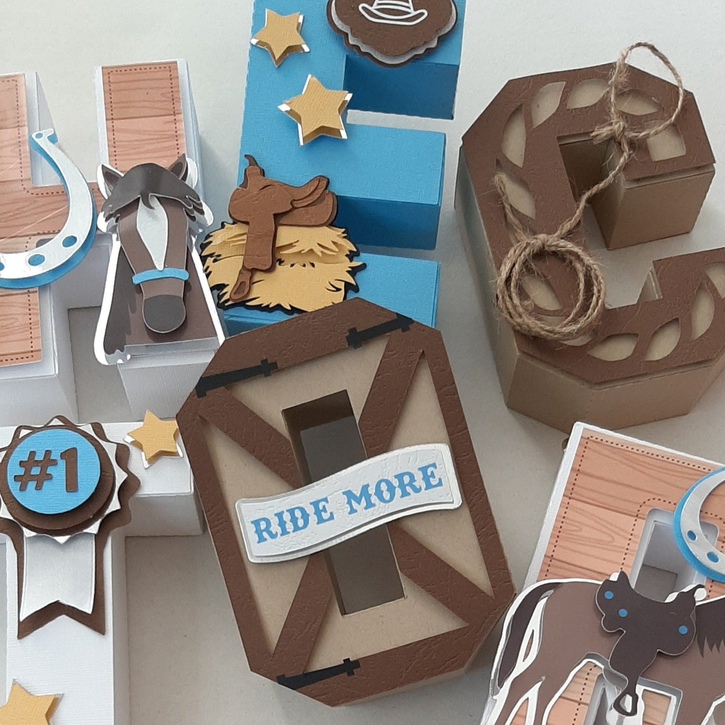 Caballo_Letras números 3D
