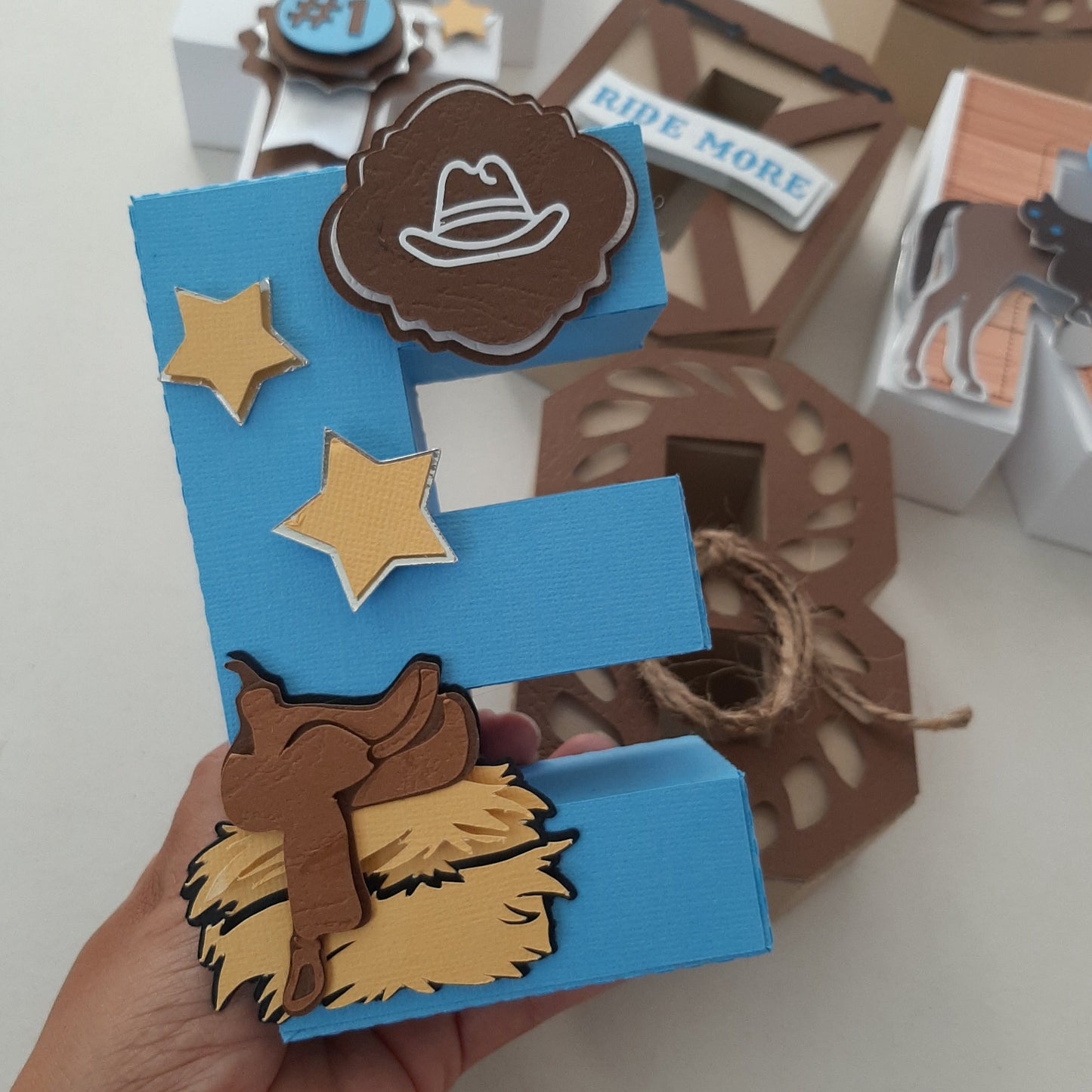 Caballo_Letras números 3D